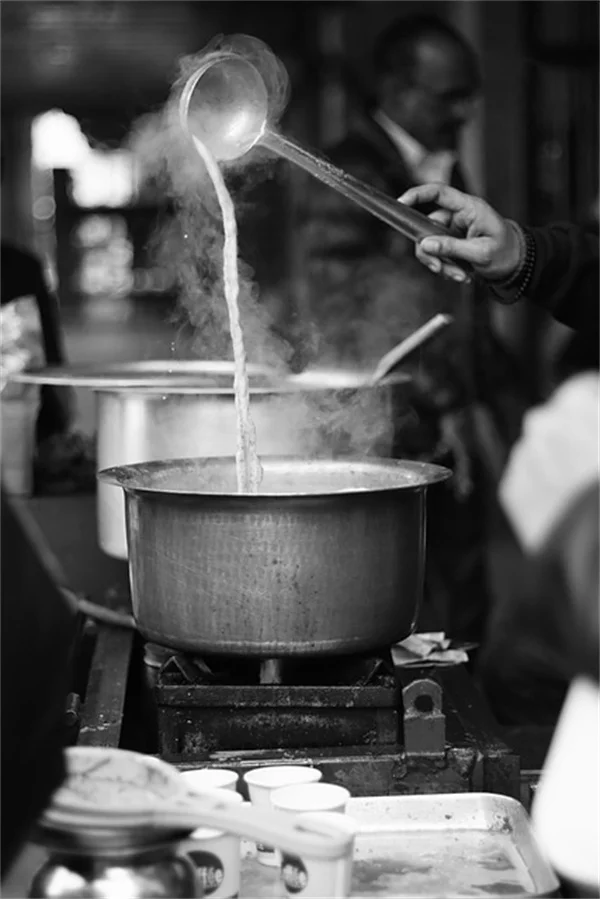ブルーバードを庭に呼ぶ方法：巣箱・餌・水場の設置ポイントとよくある失敗