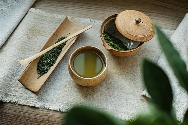 庭で育てた花で作る！おいしい花茶の選び方と淹れ方のコツ